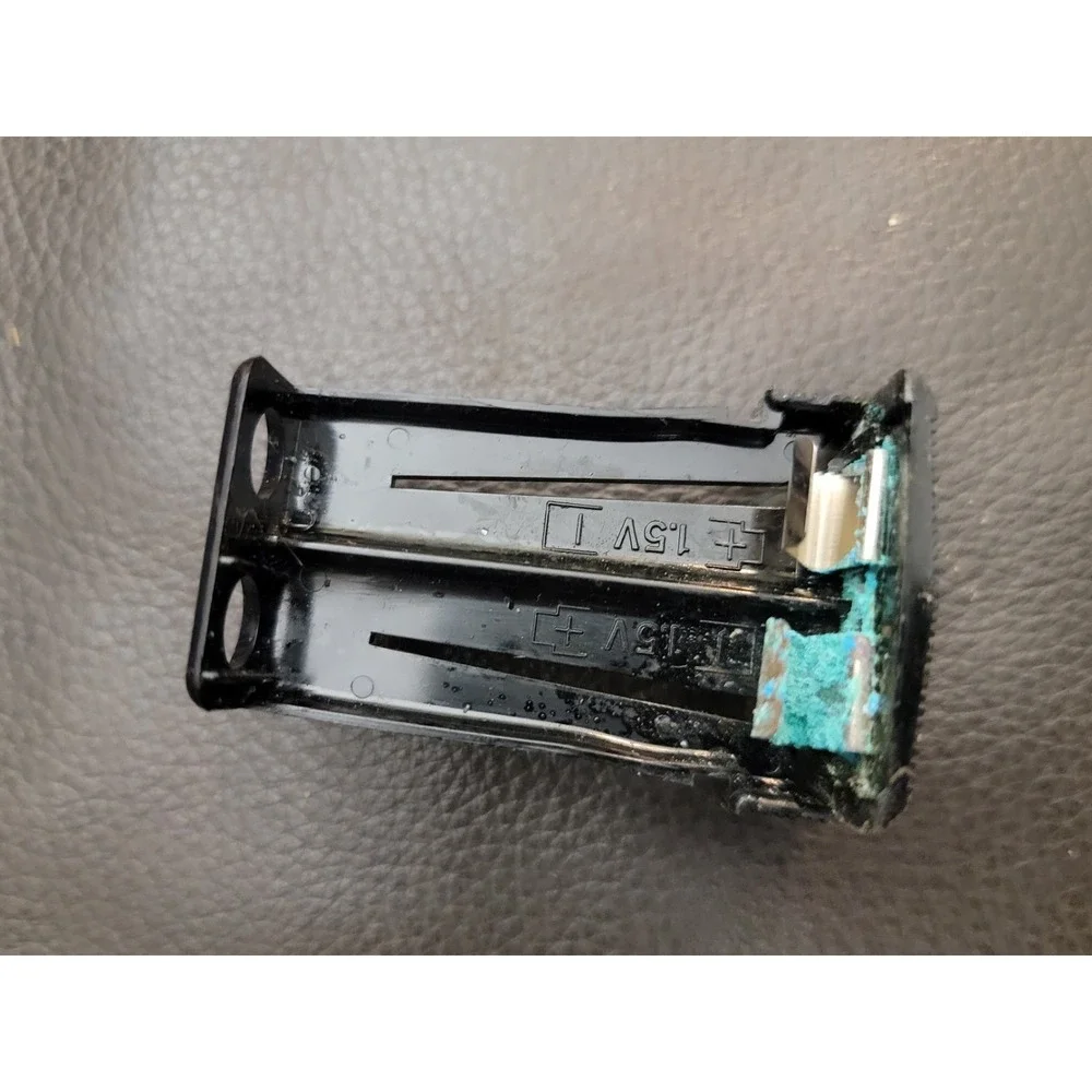 Nikon SB-10 Speedlight Flash – For Parts / Repair – Corrosion